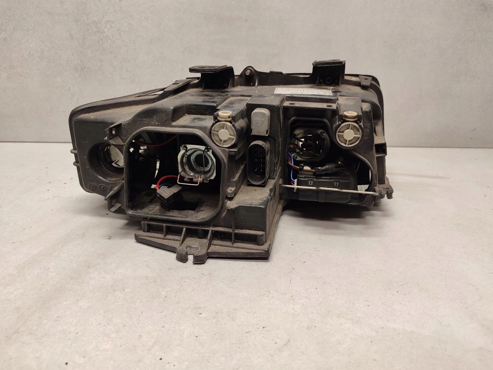 Lampa lewy przód lewa audi A4 B6 xenon Producent części Audi OE