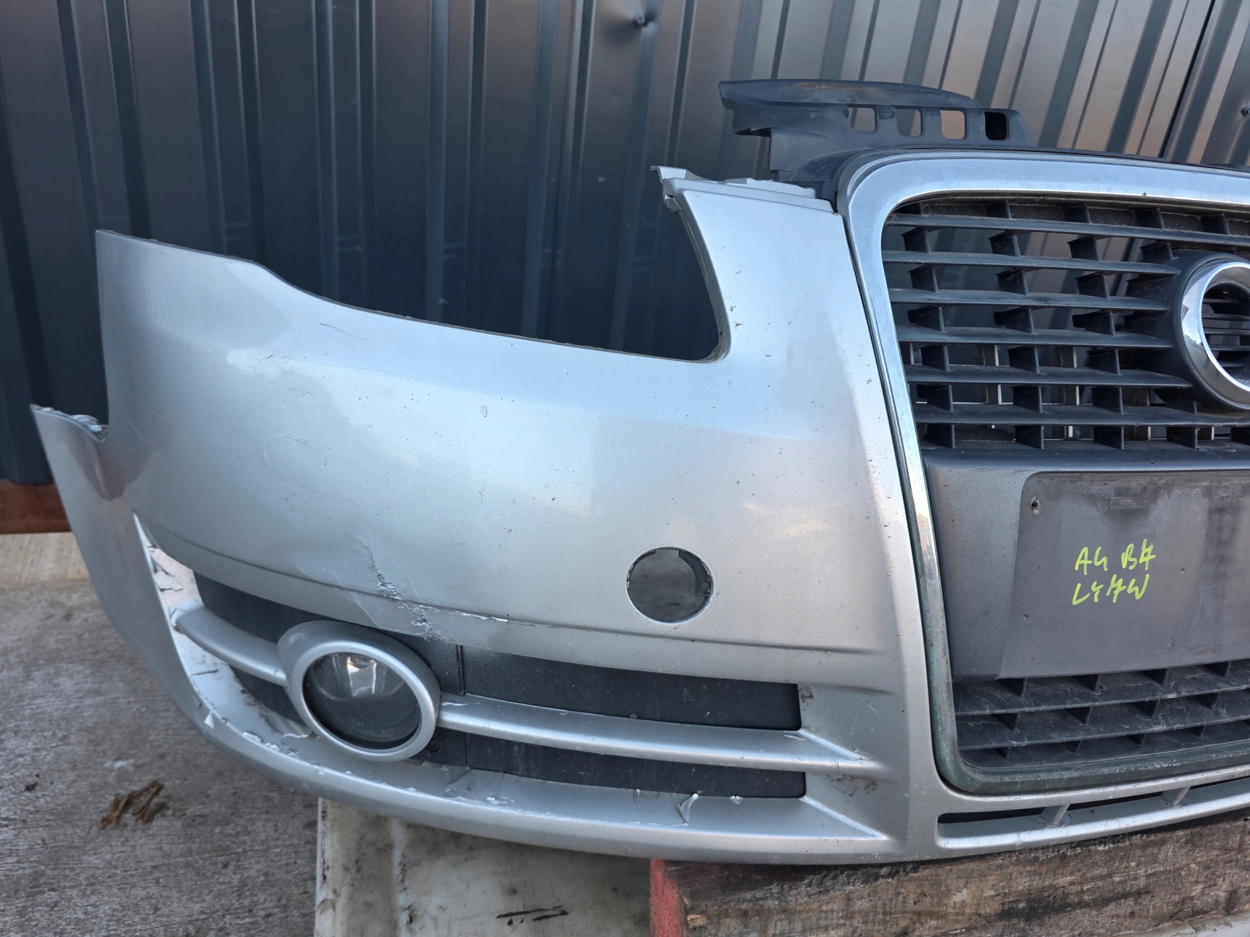 bumper front complete AUDI A4 B7 LY7W !!!