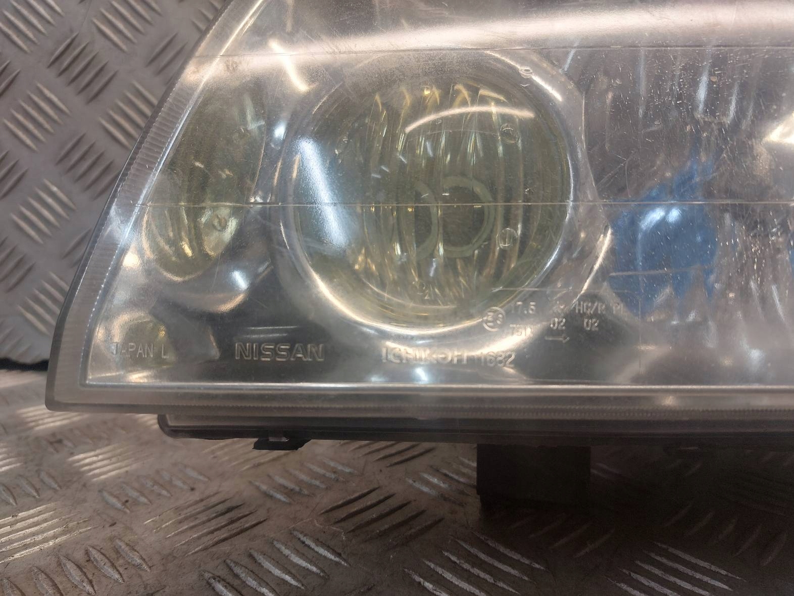 light left front NISSAN X-TRAIL and