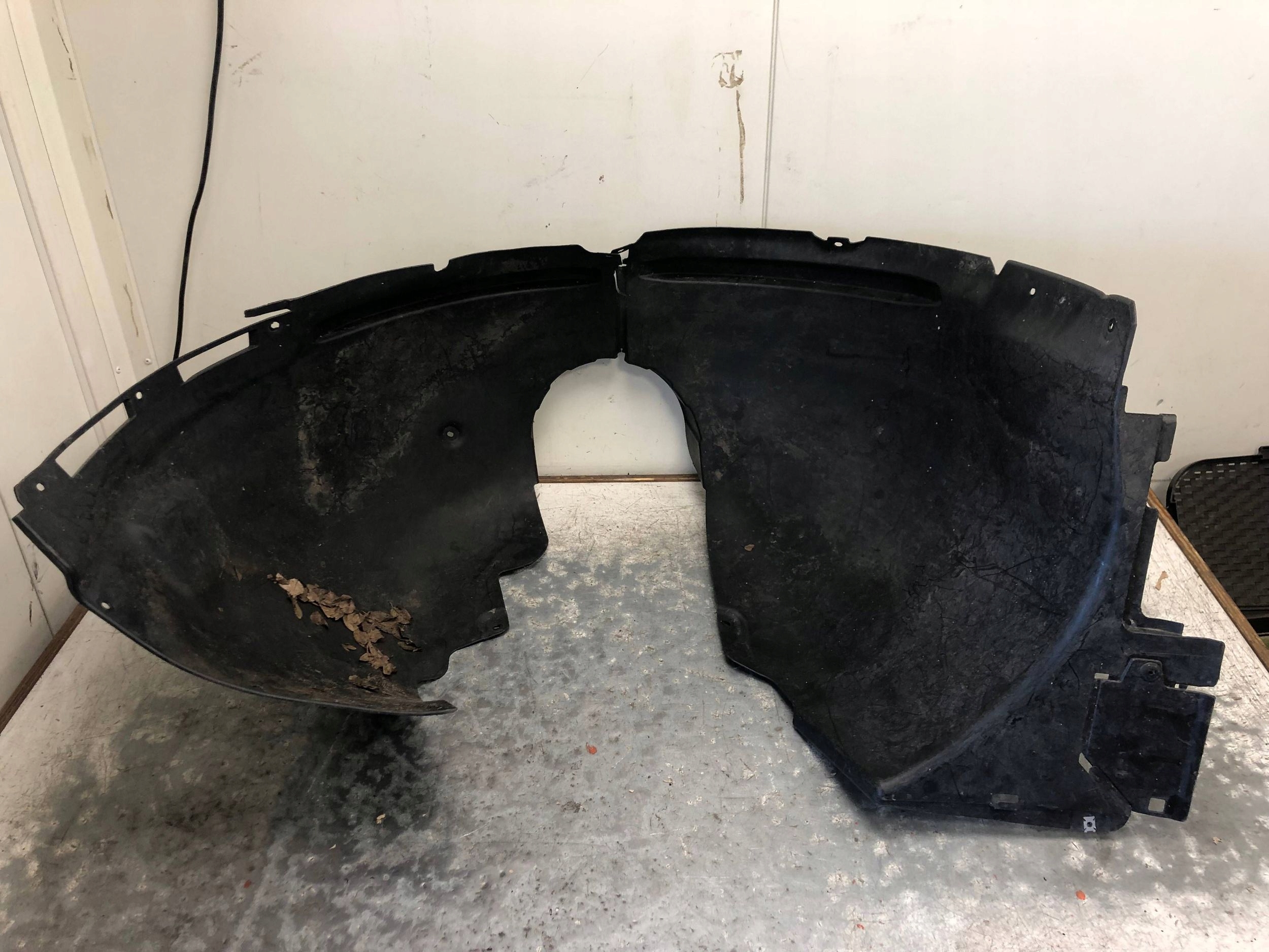 podblatník levý předek VW ID BUZZ 1T3805911