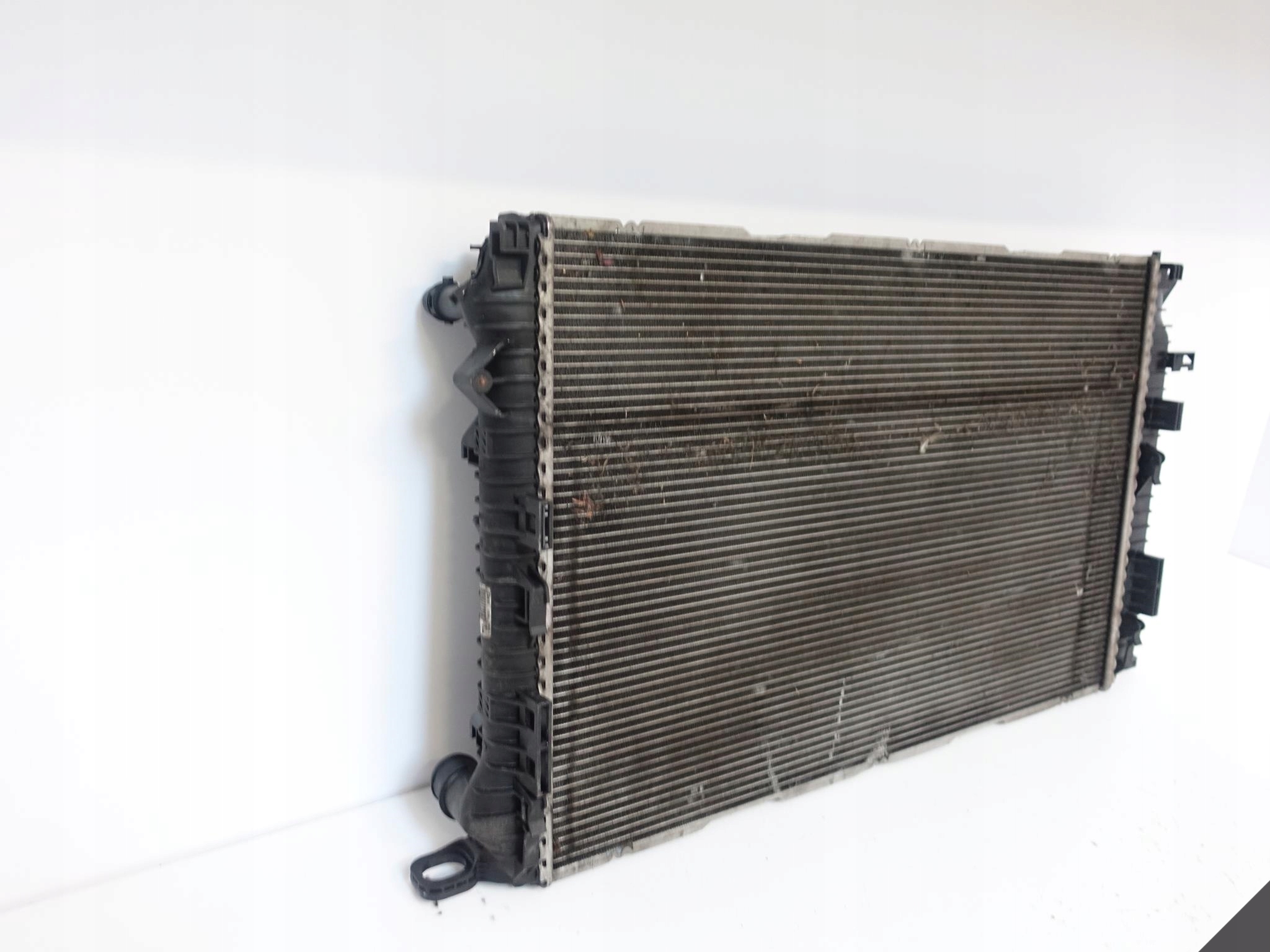AUDI Q5 8R0 3.0 TDI water cooler damaged