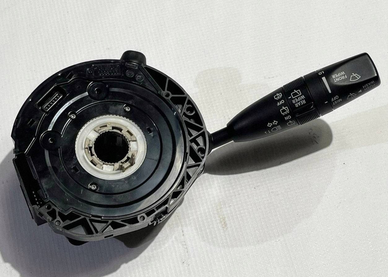 bouton commodo feux lave glaces indicateurs de direction Maserati Levante