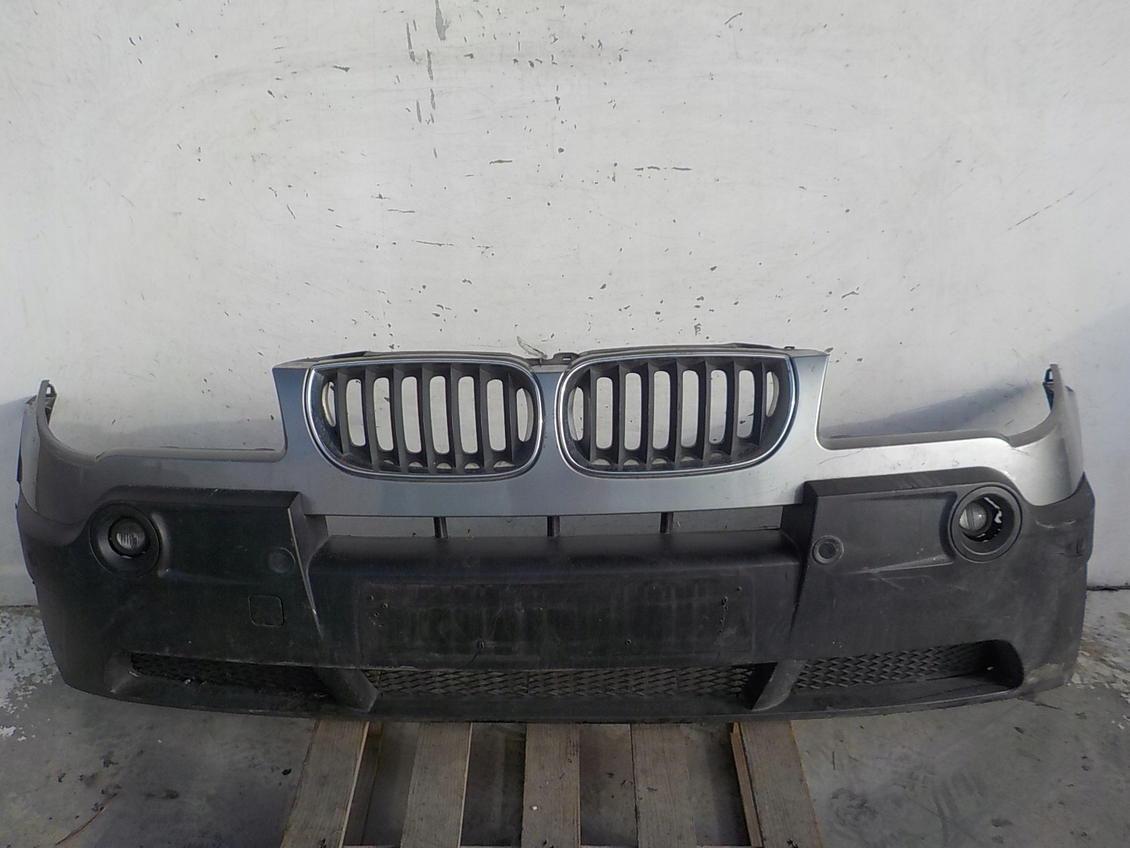 497 BMW X3 E83 nárazník predok predný
