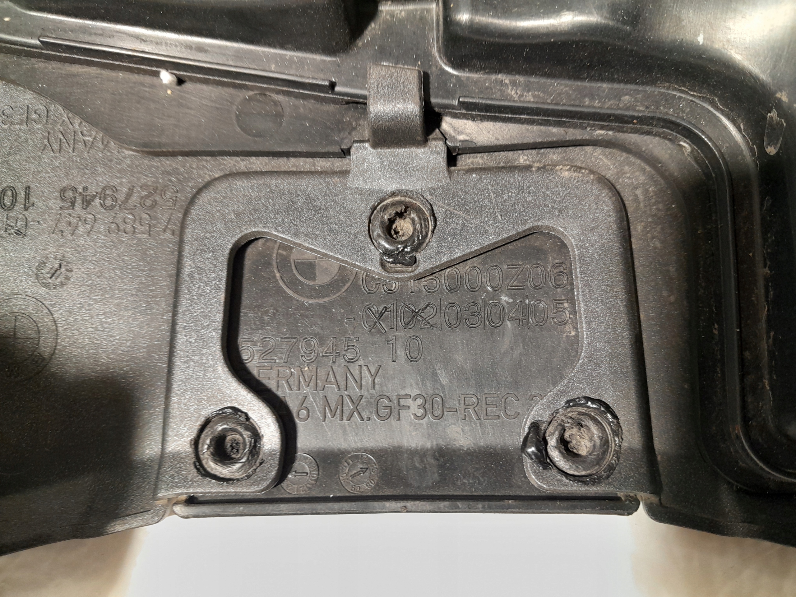 BMW E70 X5 M E71 X6 M Gehäuse filter luft S63 7589647 7594441
