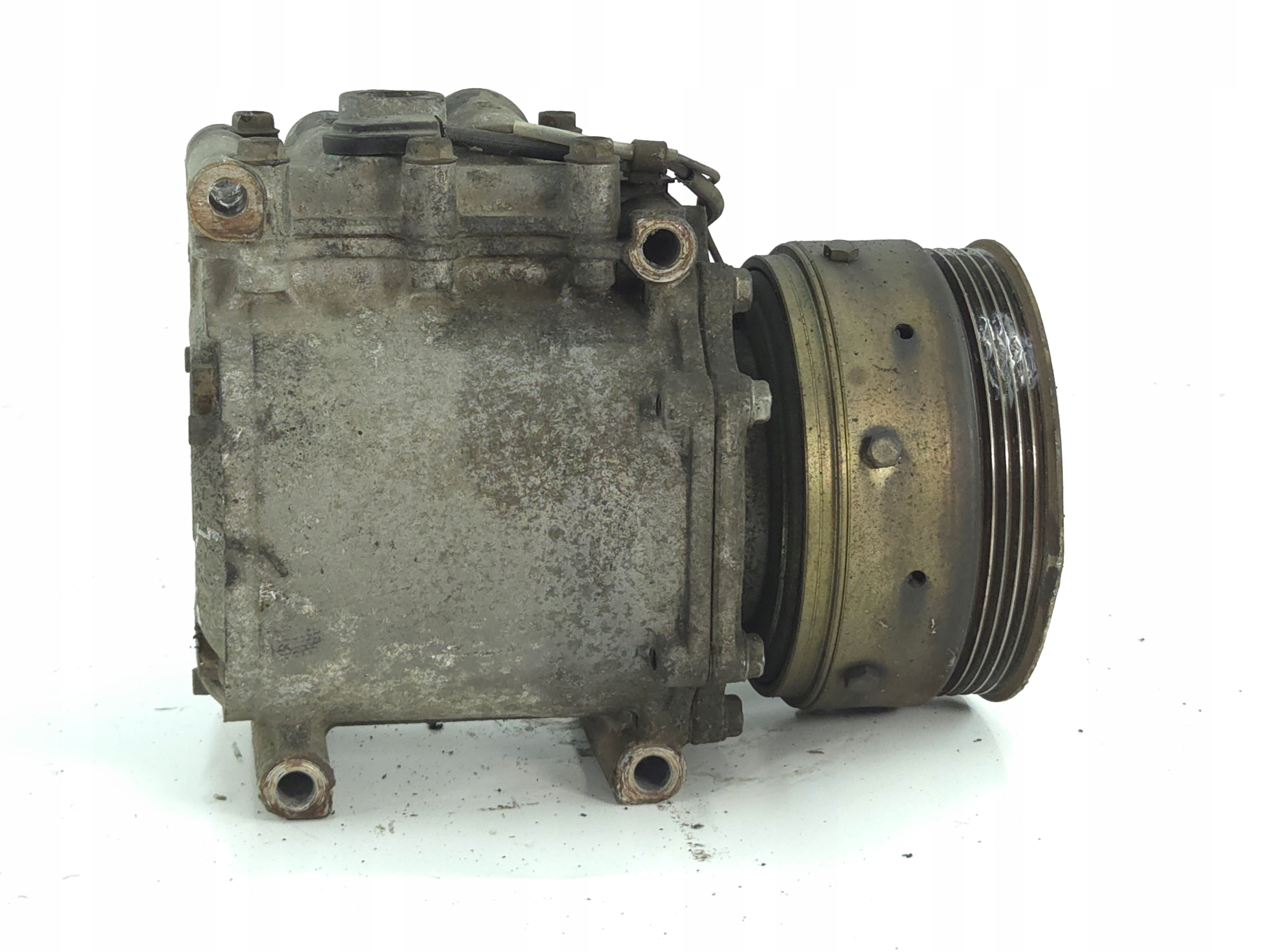 MITSUBISHI COLT V 1.3 compressor compressor; of the air conditioning AKC201A203A