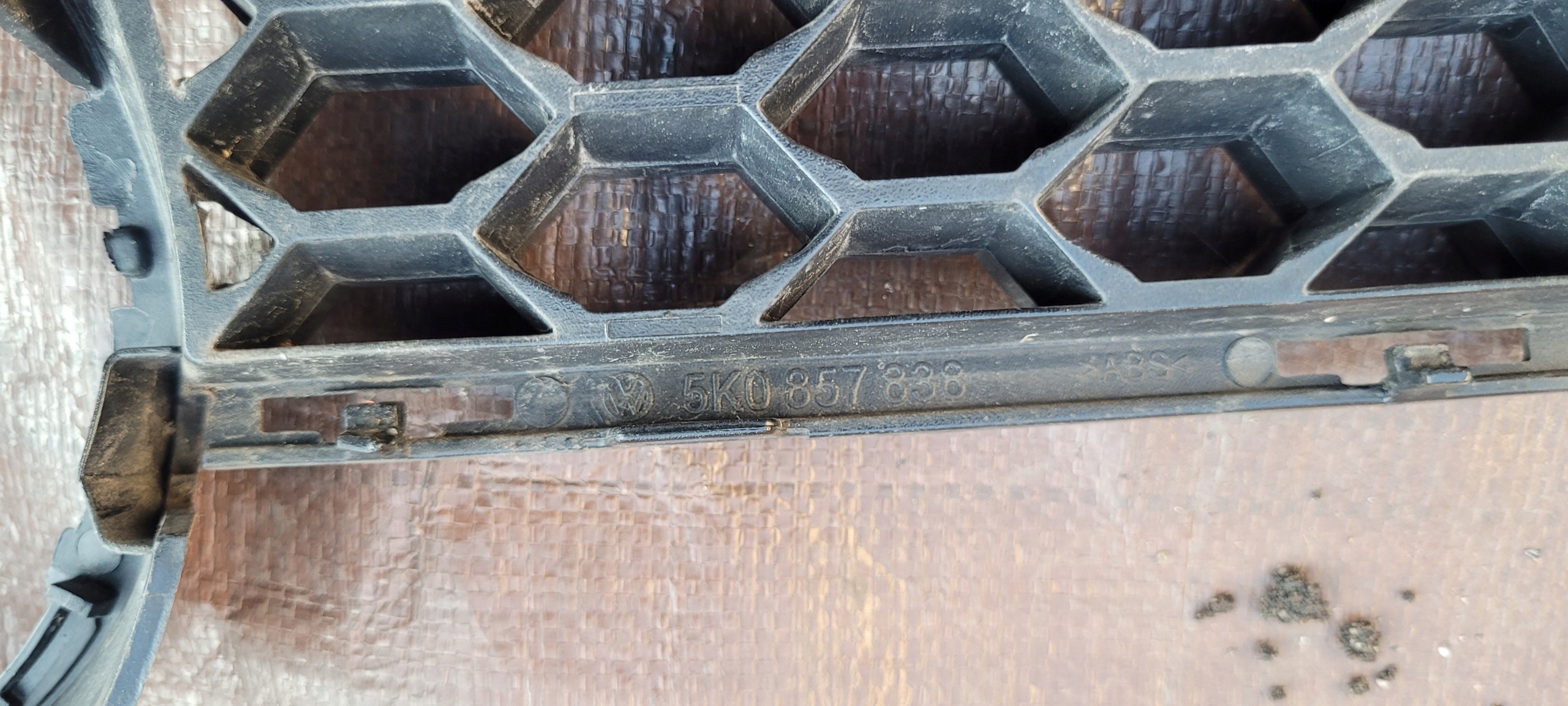 решетка радиатора бампера vw GOLF VI GTI // 3439