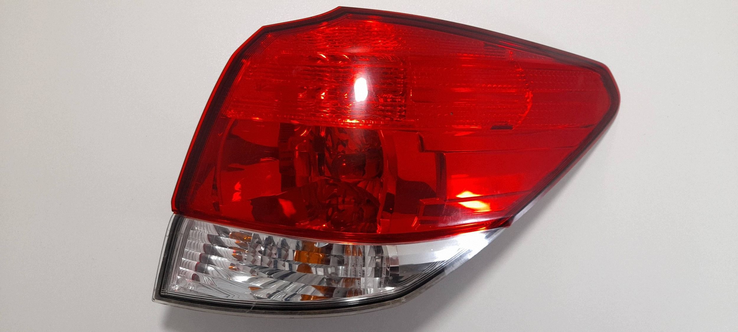 Subaru Outback IV light rear right (R448)