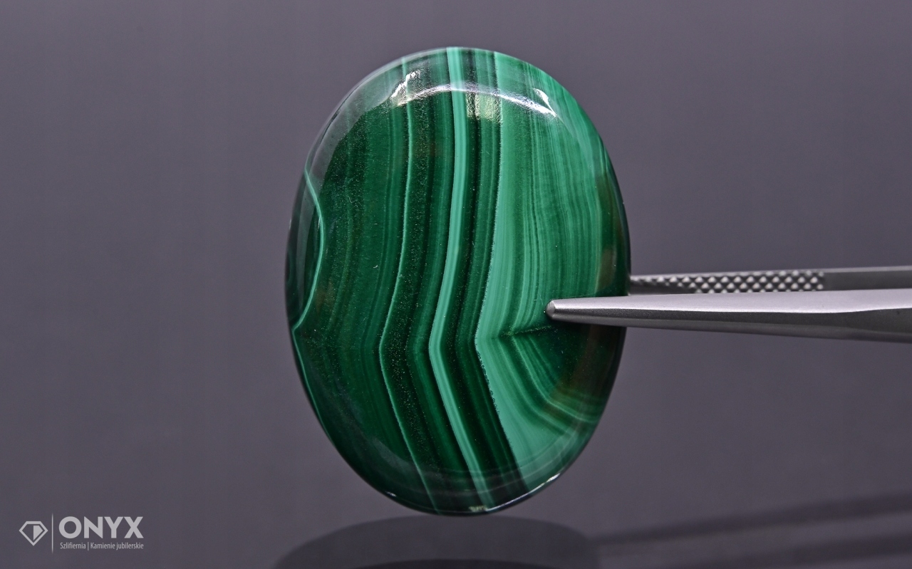 Malachit kabošon ovál 30,5x22,5 mm