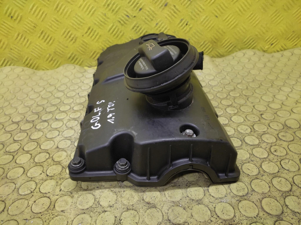 VW GOLF V 1.9 TDI Abdeckung der Ventile 038103475
