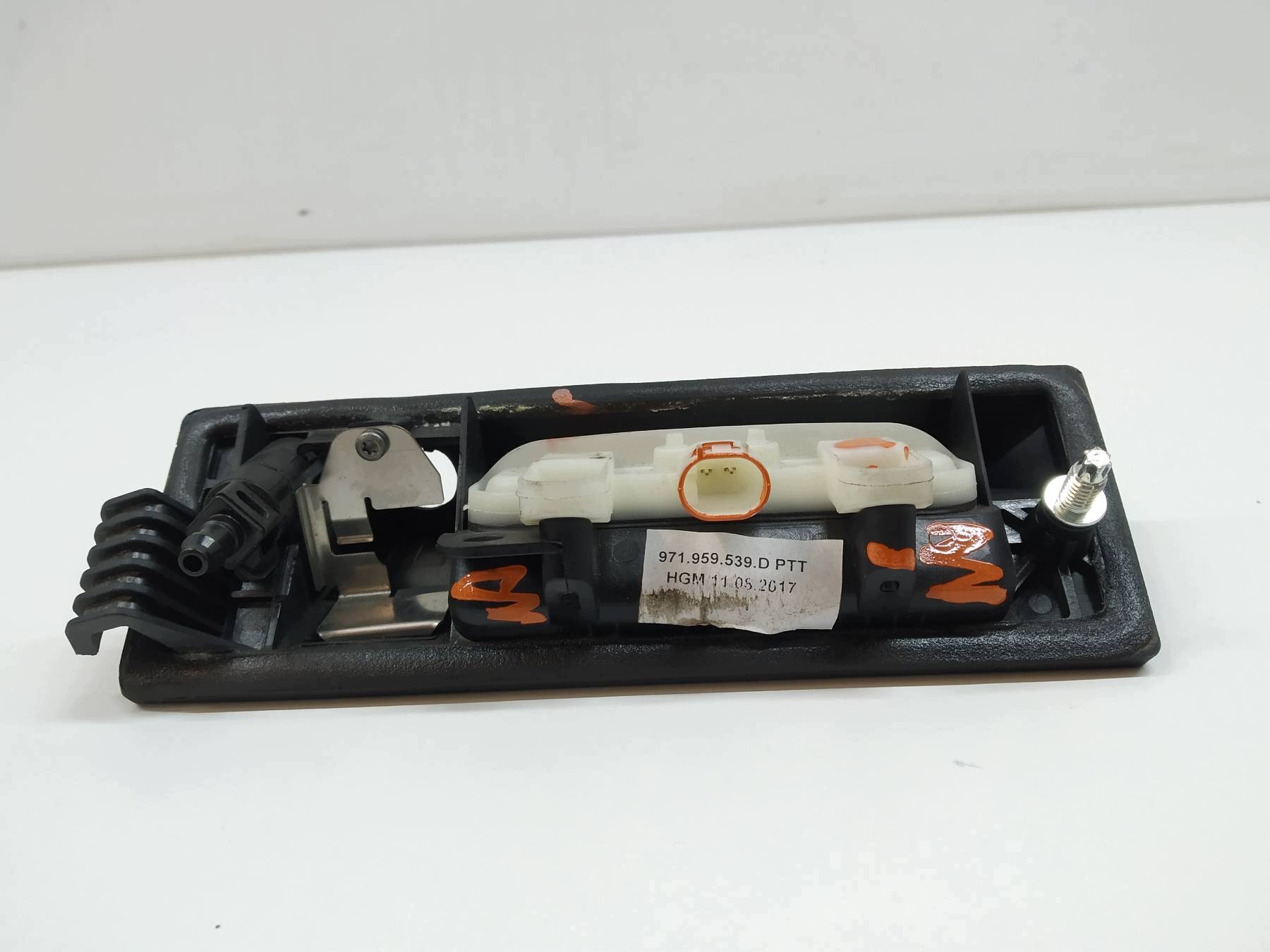 switch bonnet below KAMERKE handle 971959539D Porsche Panamera II 971