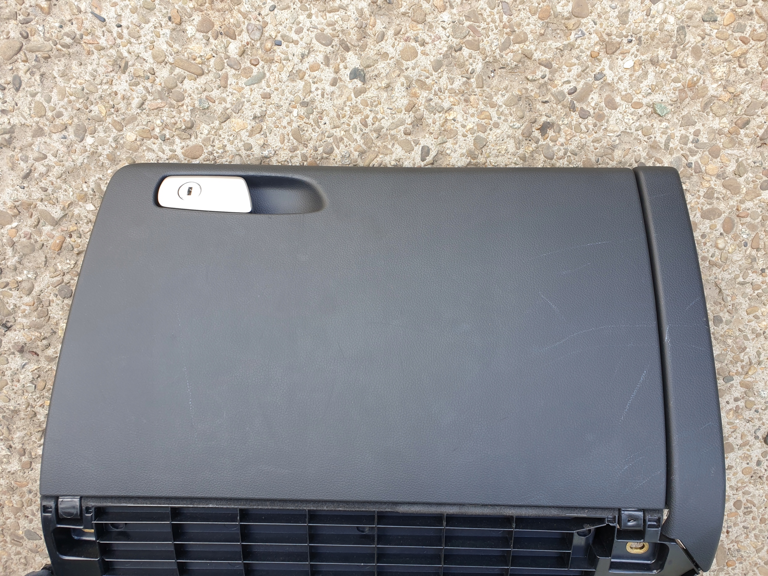 passenger compartment plato AUDI A4 B8 A5 2008- 8k1857035A