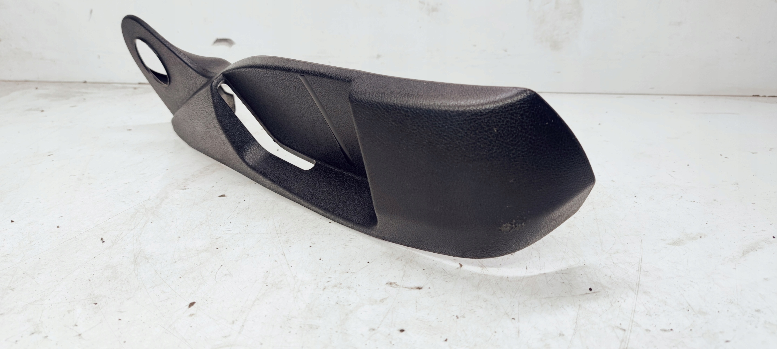 BLENDE ABDECKUNG VERSCHLUSSSTOPFEN SITZ RECHTS AUDI A4 A6 8T0881326