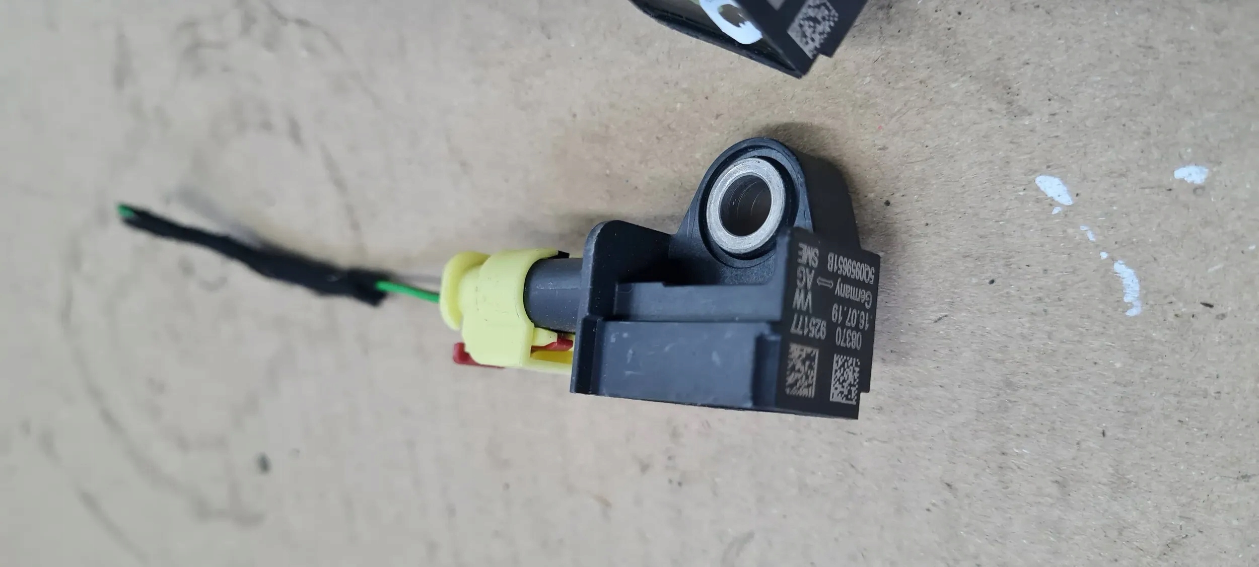 Q3 83A CRASHSENSOR DRUCKSENSOR UDERZENIOWY CONNECTOR CONTACT 5Q0959651B
