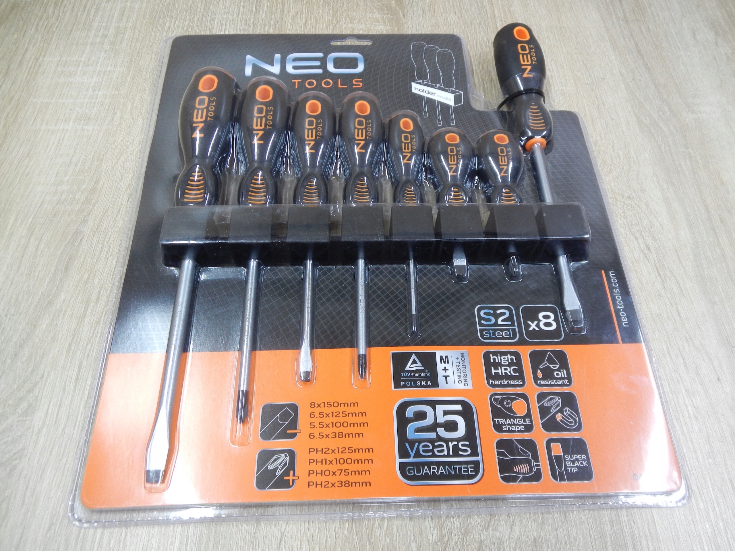 Wkrętaki Śrubokręty magnetyczne 8szt 25lat gw NEO Informacje dodatkowe końcówka magnetyczna