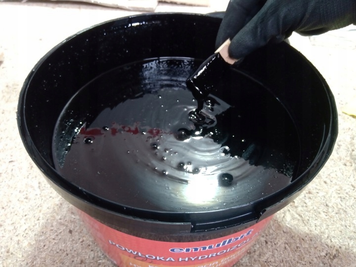 EMULBIT POWŁOKA HYDROIZOLACYJNA 10 KG DO KONSERWACJI DACHÓW Pojemność 10 l