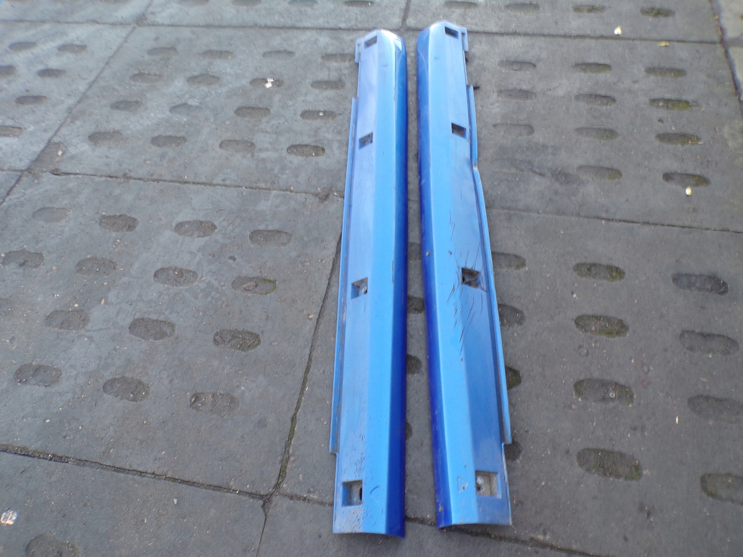 cap moulding threshold right left CITROEN C2 VTS colour KMHC (K)