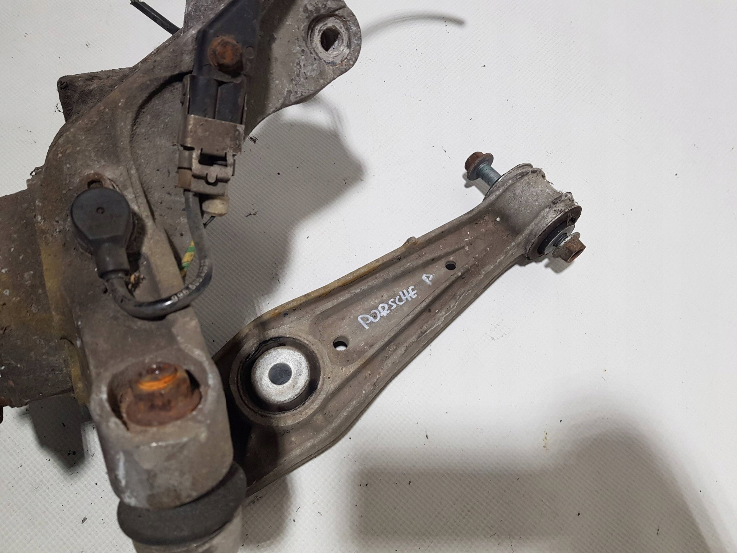 otoč přední čepu předek pravá Porsche Boxster 986 911 996