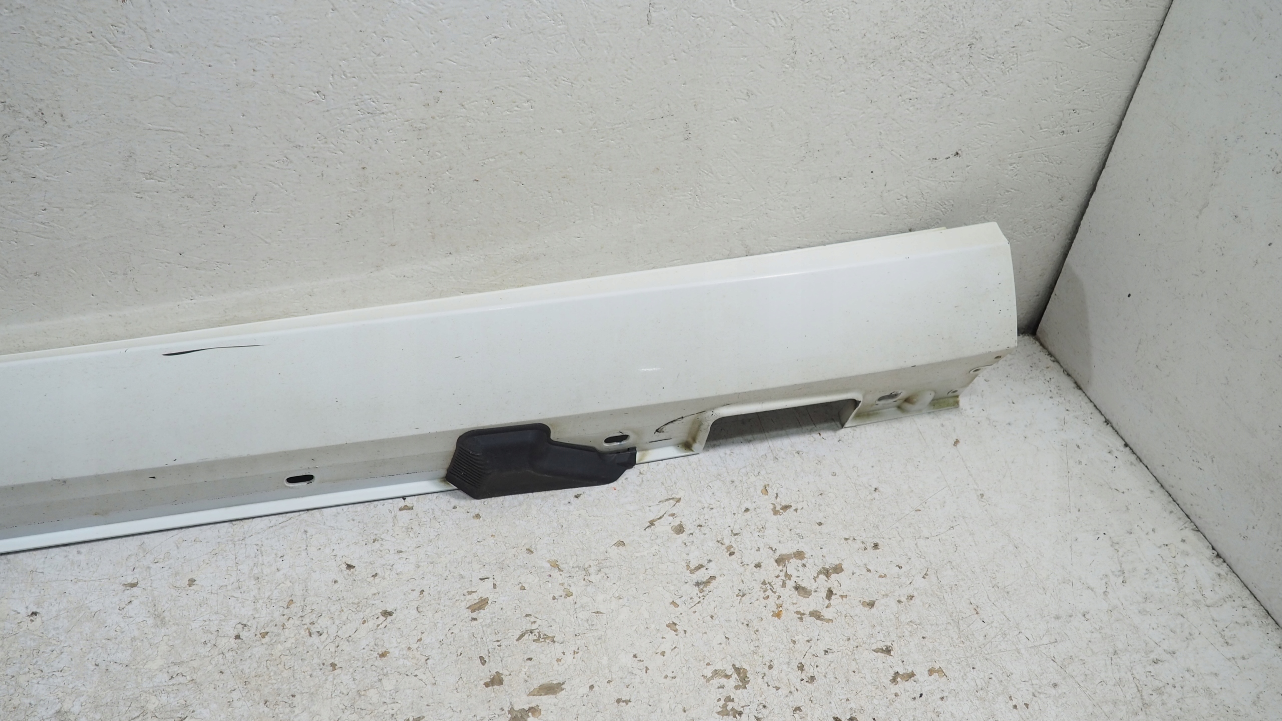 Mercedes E Klasa W212 moulding threshold left A2126900740