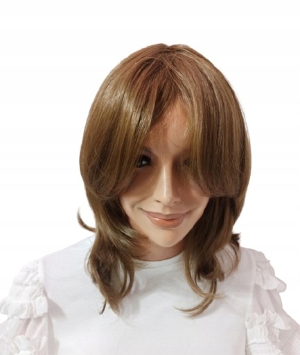 Paruka tmavě blond s ofinou až k ramenům Neessaja wigs shop Krk