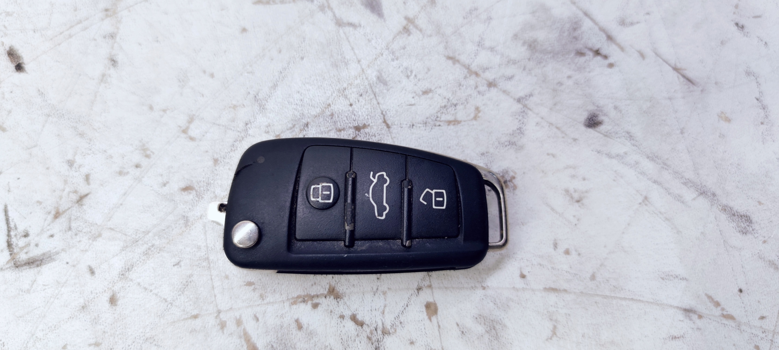 *4* - Брелок для ключів AUDI A3 8P 8P0837220 * 4*