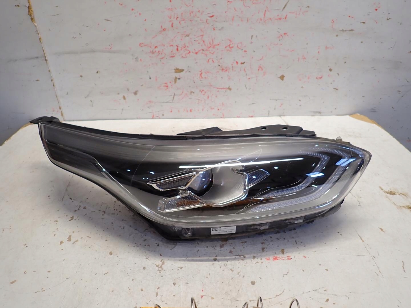 light front front right KIA CEED III 2018- 92102-J7100