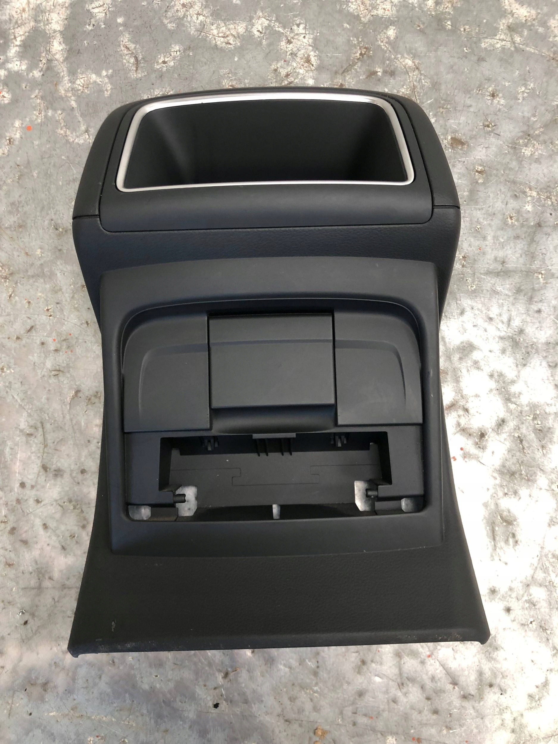 Blende Abdeckung TUNELU heck AUDI Q5 LIFT 8R0864376B