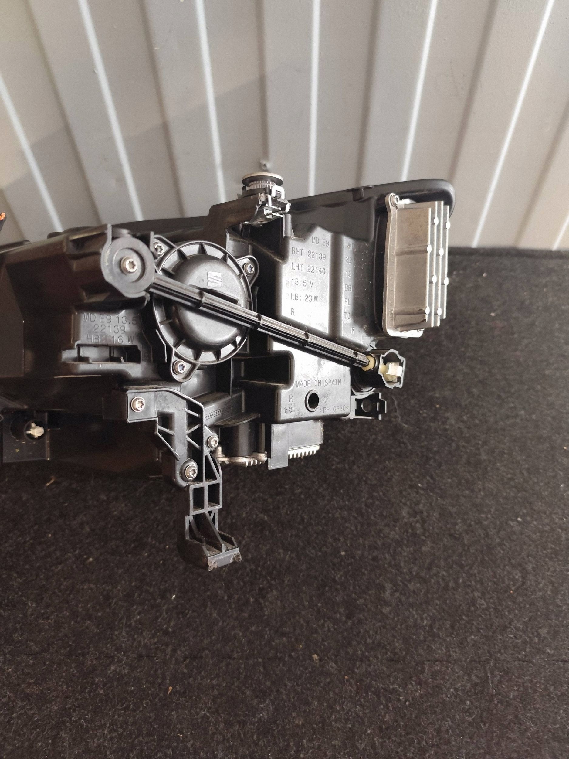 CUPRA FORMENTOR light front right FULL LED 5FG941774 complete dismantling