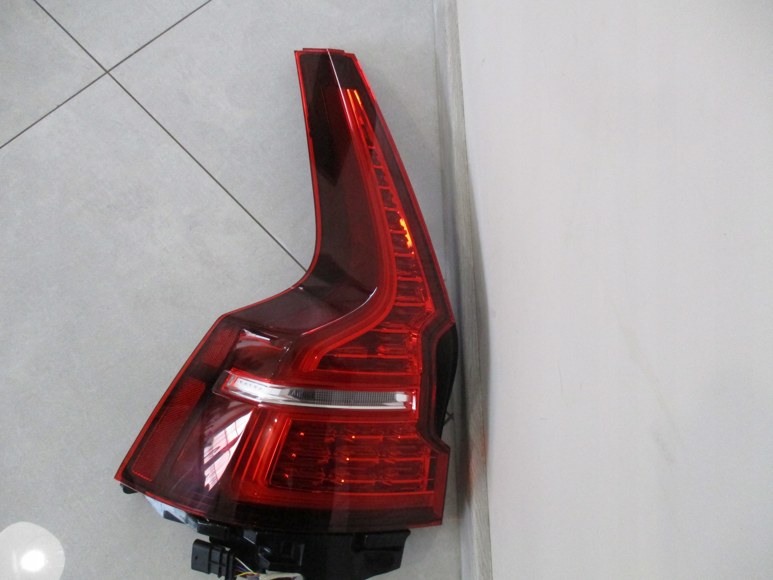 light left rear part Volvo V60 2, 18r- 32228898