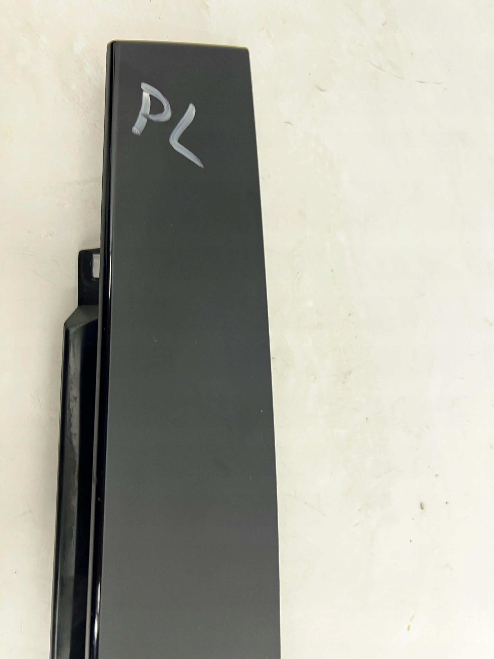 VW PASSAT B8 moulding door left 3G0837901P