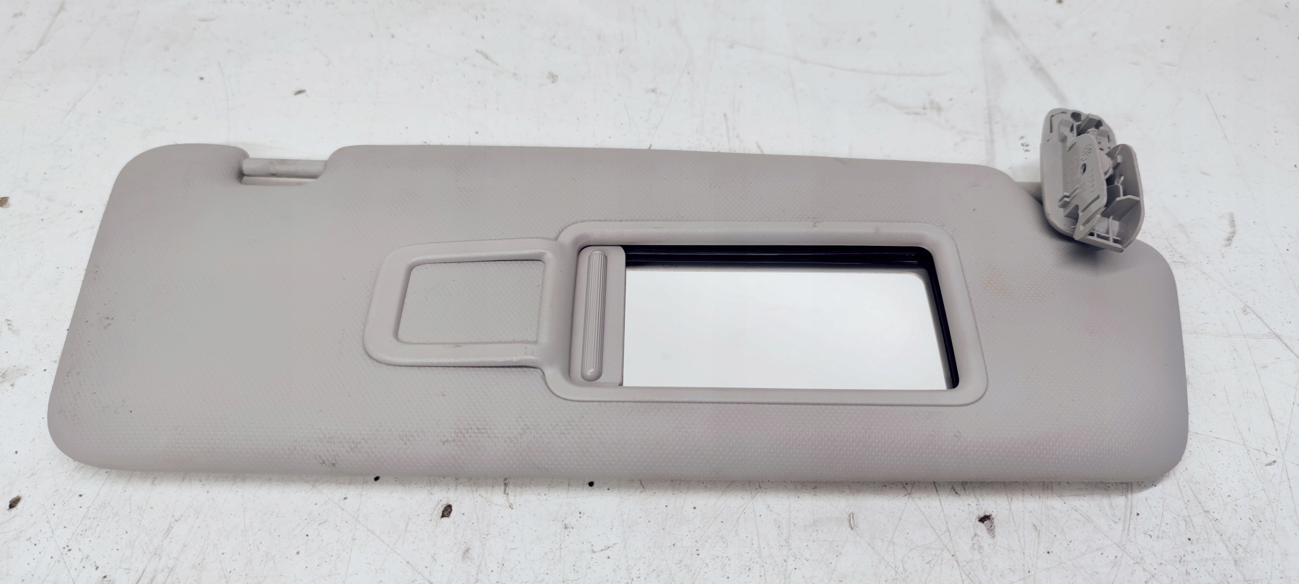 Blende Abdeckung PRZECIWSLONECZNA AUDI A4 B8 A5 8U0857552A FT9