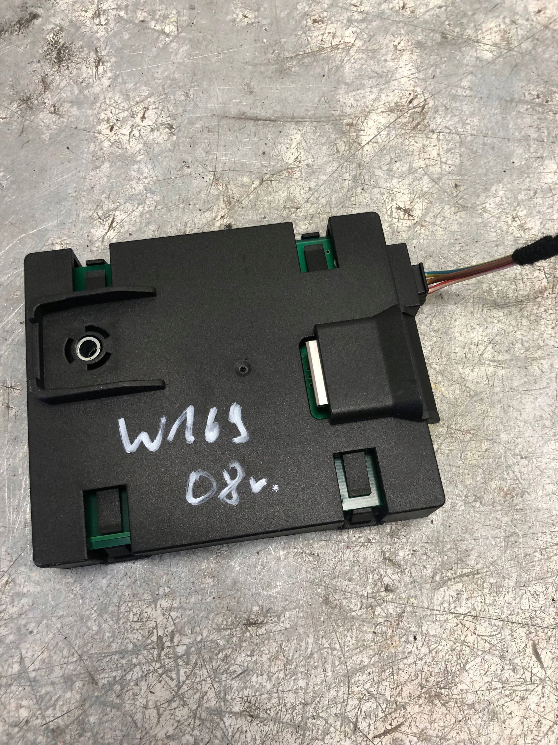 amplifier ANTENY MERCEDES W169 LIFT A1698200475