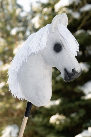 hobby horse šedá