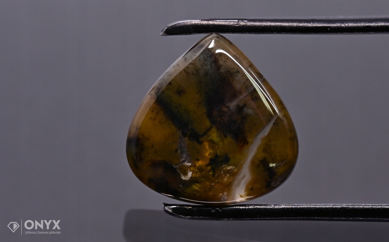 Dendritový achát z Kazachstánu mělký slzný 14,5x14