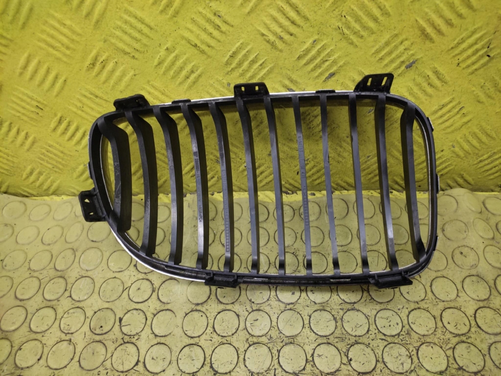 BMW E87 maska ledvinka levá 7179655