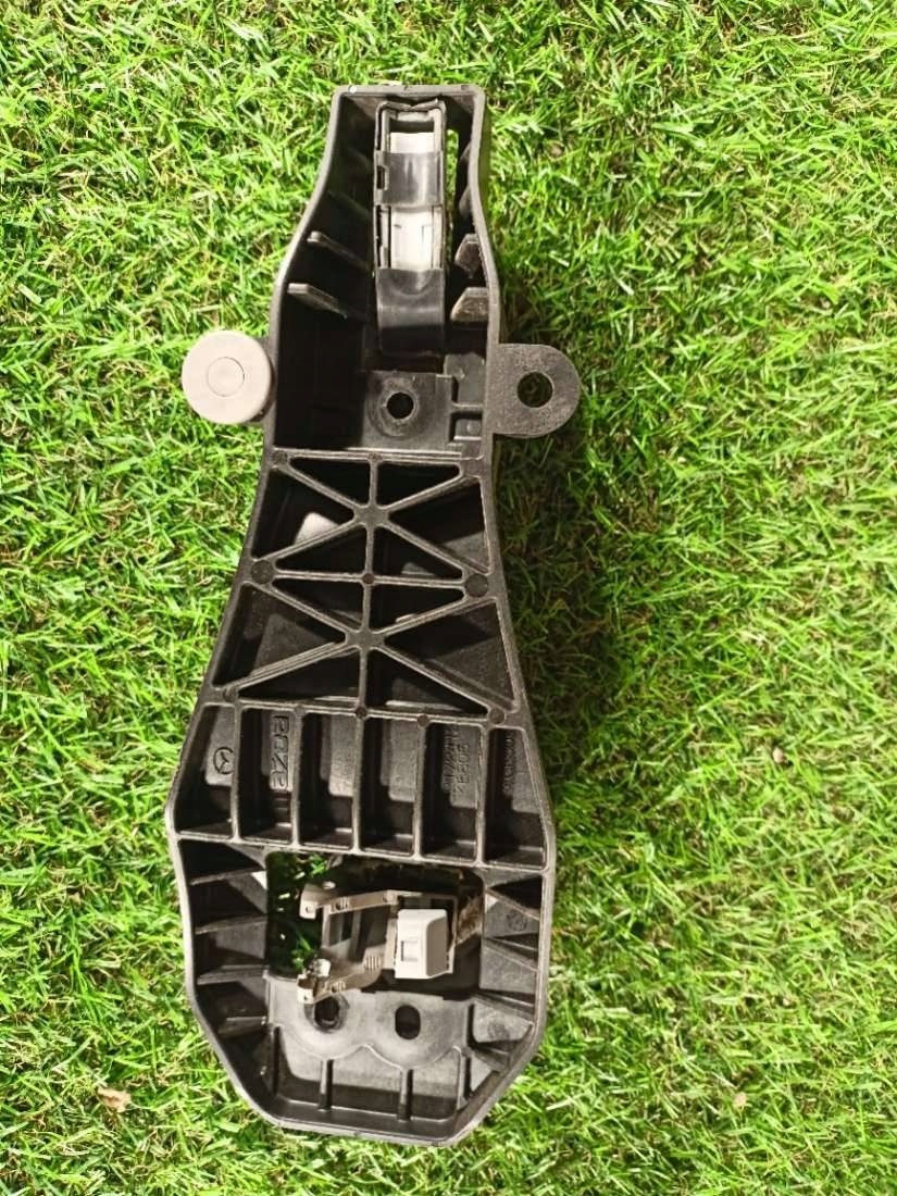 handle exterior door rear part left side Mazda CX-9 facelift 2009