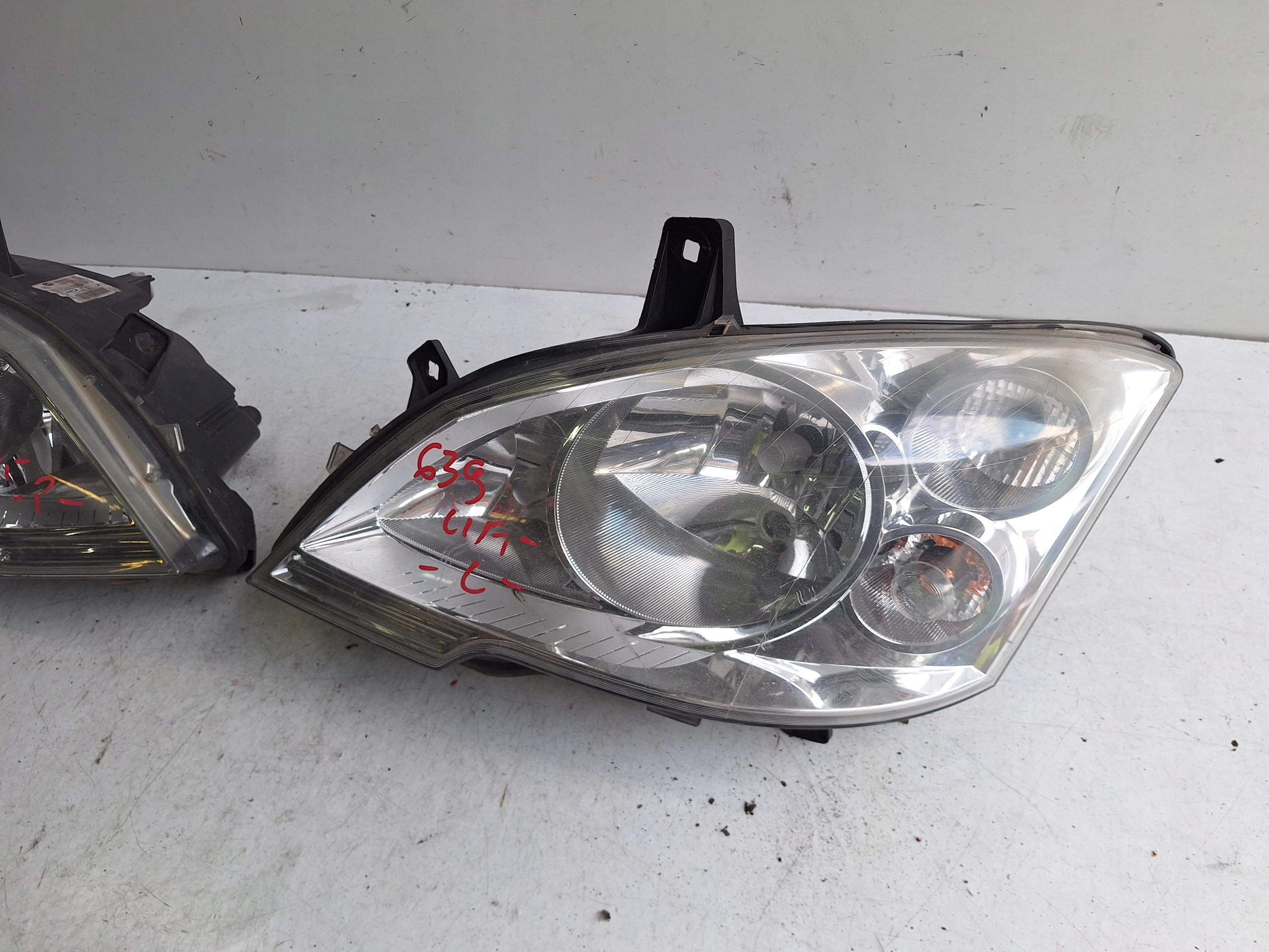 MERCEDES VITO LIFT 10-14 light right UK