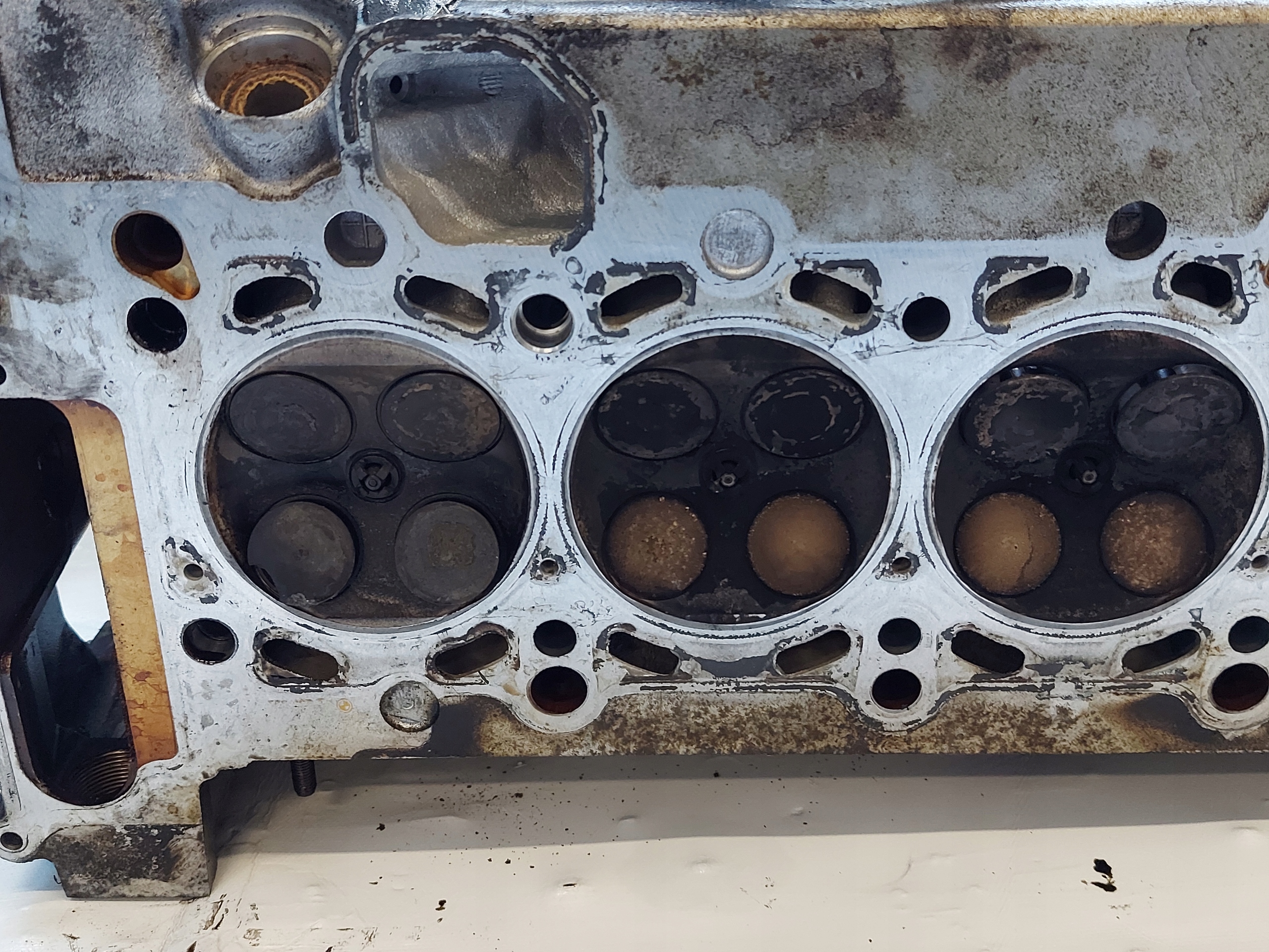 head. BMW E46 E39 2.2 B 1436812