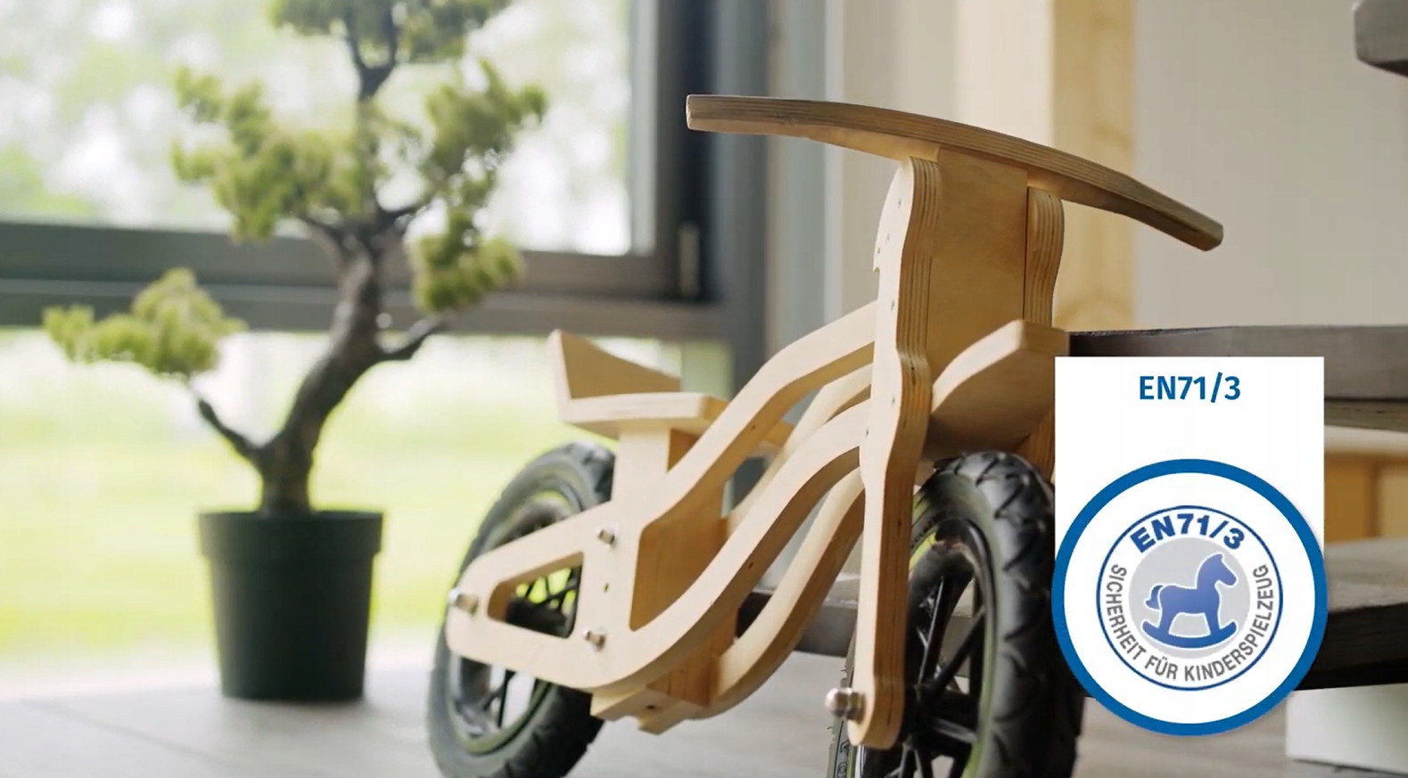 HWS 112 LAKIER O WYGLĄDZIE OLEJU 5 L CIEMNA ZIELEŃ Stan opakowania oryginalne