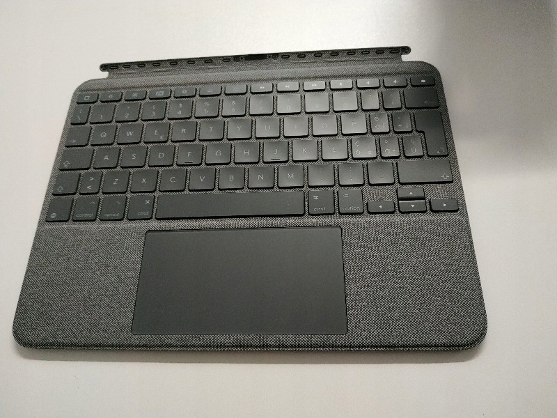 ETUI Z KLAWIATURĄ LOGITECH COMBO TOUCH IPAD AIR Model 920