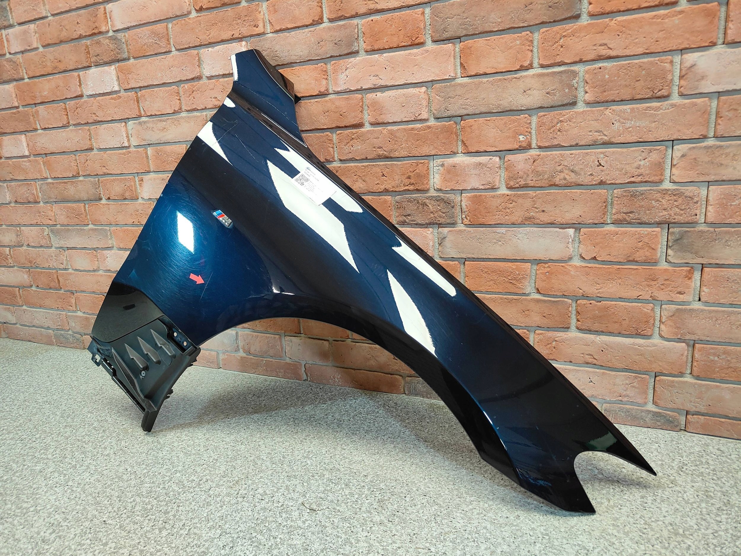 BŁOTNIK PRAWY PRZÓD PRZEDNI BMW G32 6GT GRANTOURISMO 416 CARBONSCHWARZ Strona zabudowy przód - prawa