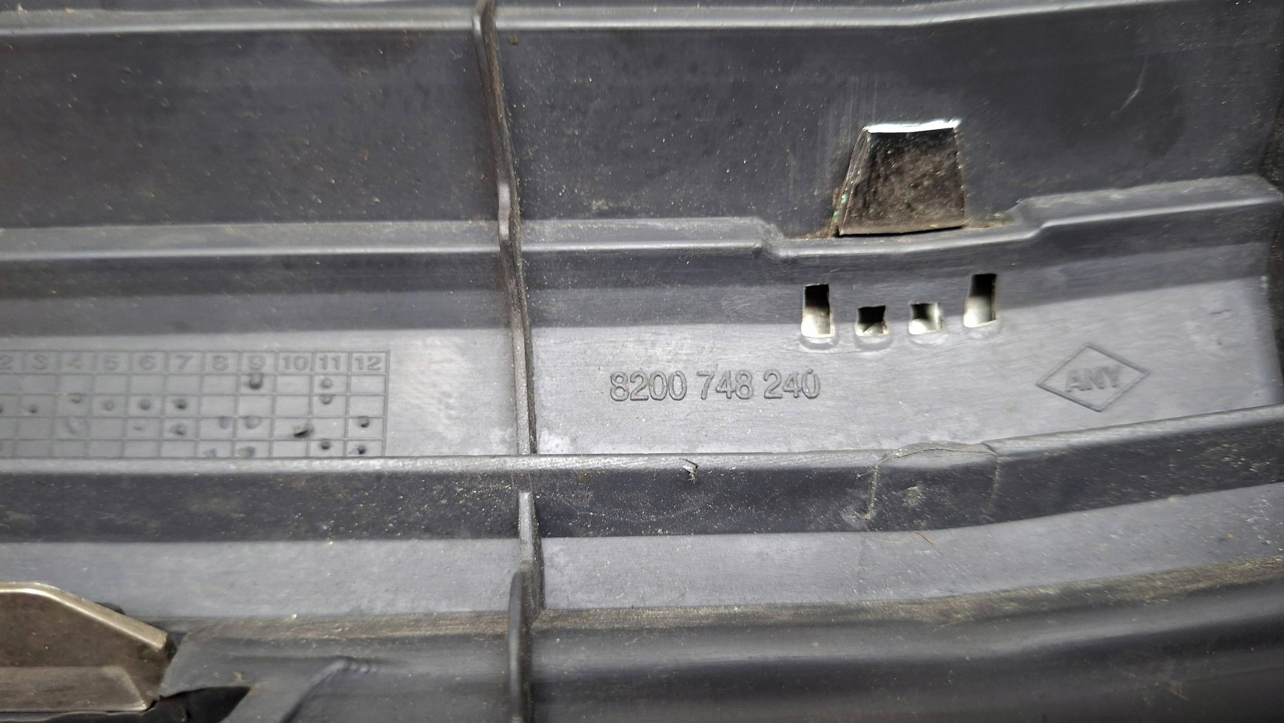 GRIGLIA Paraurti Anteriore 8200748240 DACIA LOGAN e LIFT 2007