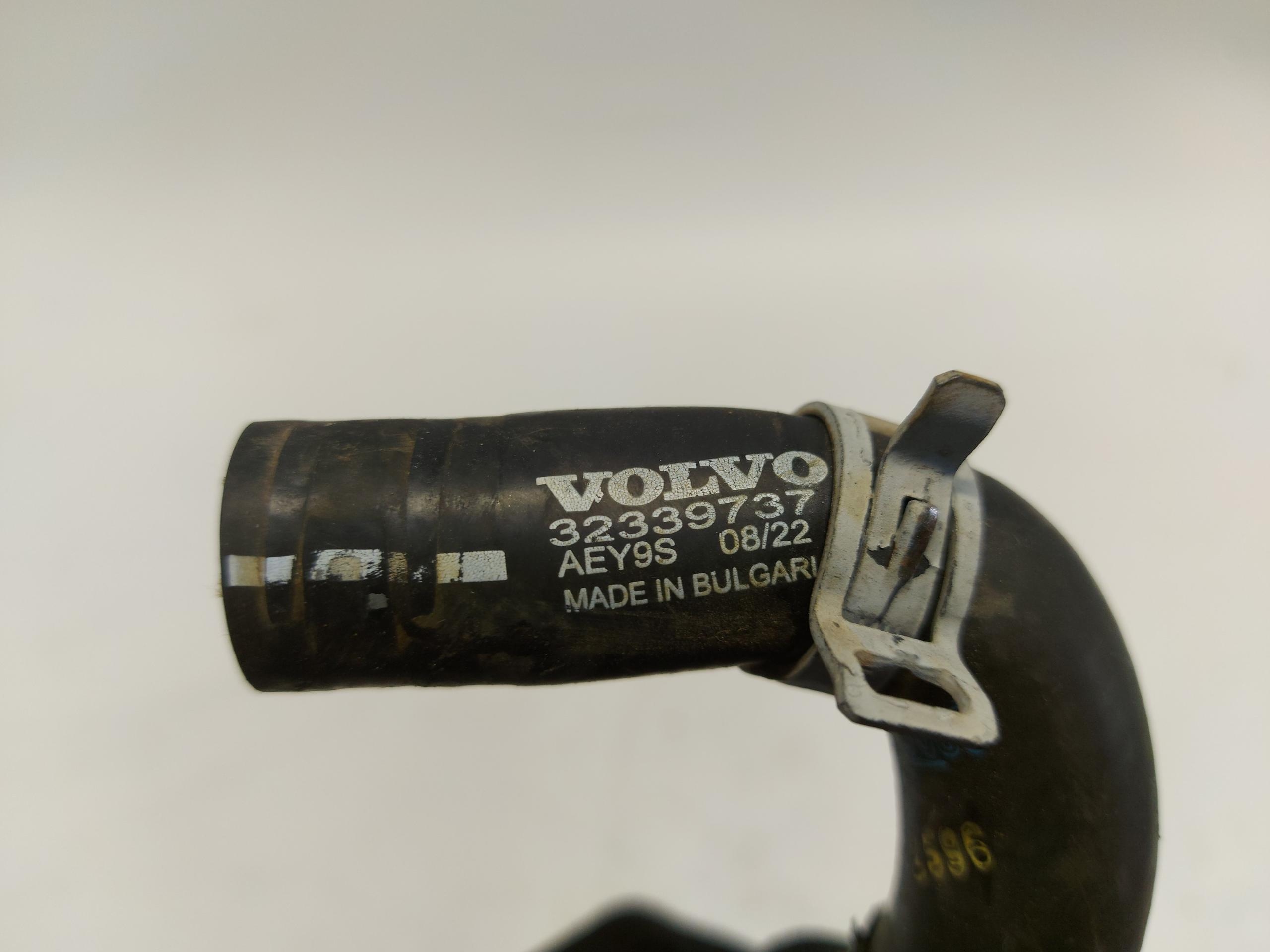 VOLVO XC40 LIFT prijenos cijev vode 32339737