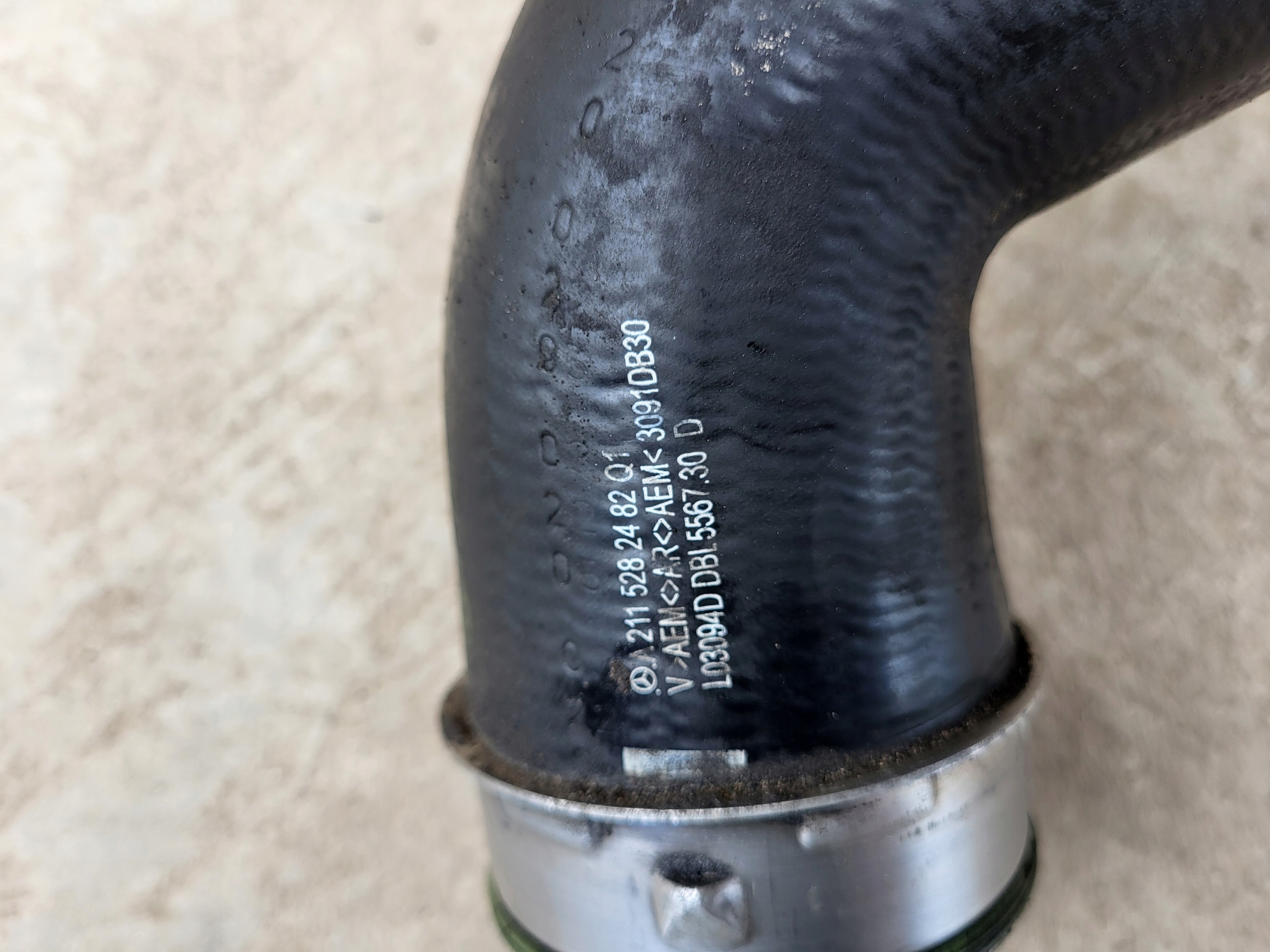 MERCEDES W211 prijenos cijev TURBO interkuler A2115282482