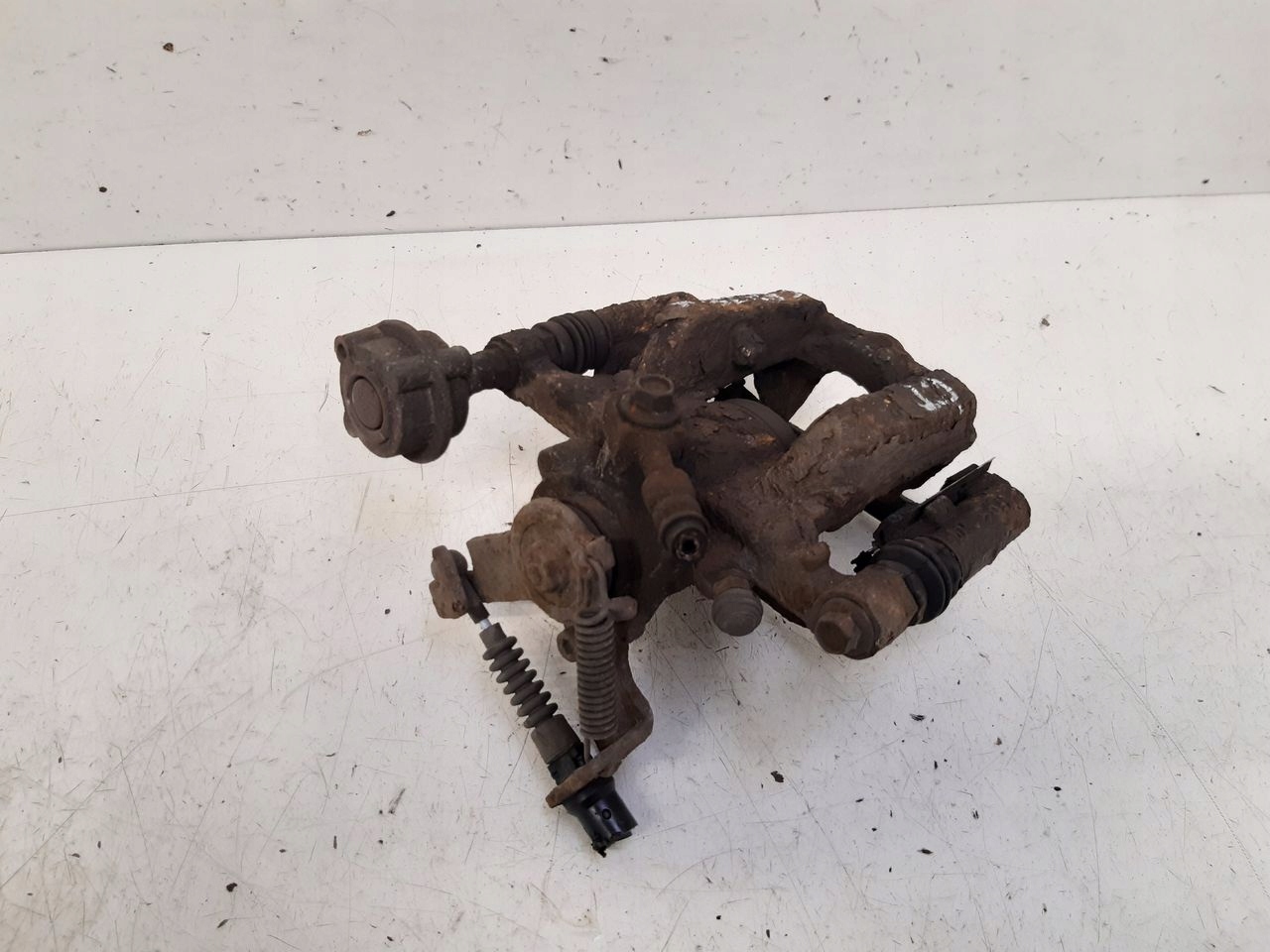 caliper rear part rear left Chevrolet Cruze 1,8i sedan