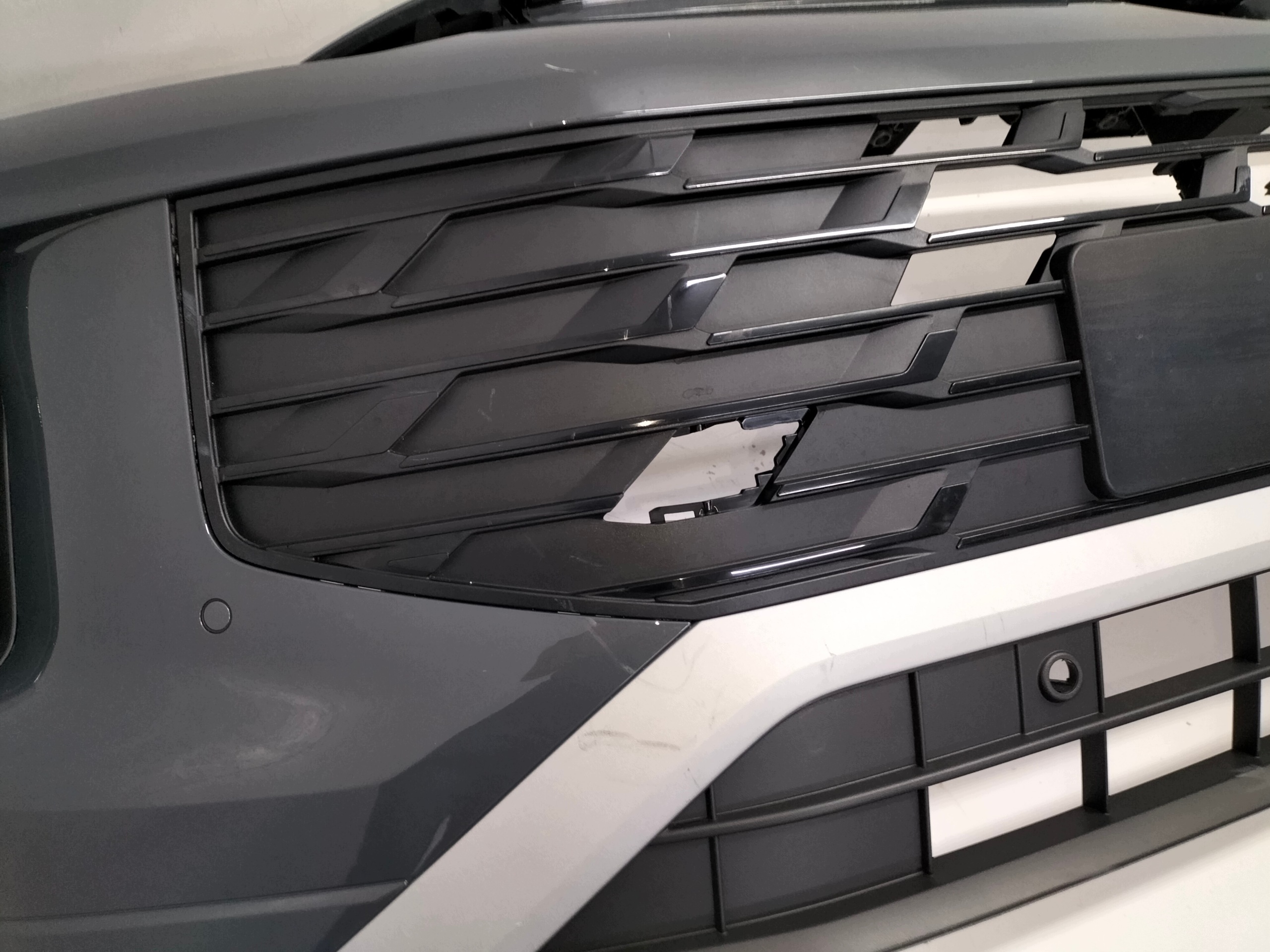 front bumper front VW TAYRON 24- wersja below 6 xczujniki PDC
