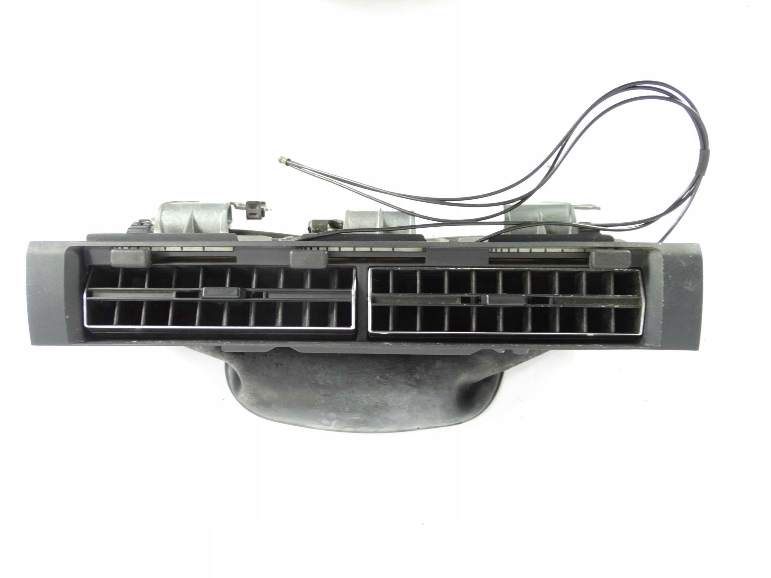 A1268310030 - Mercedes S Class W126 вентиляционная решетка средняя