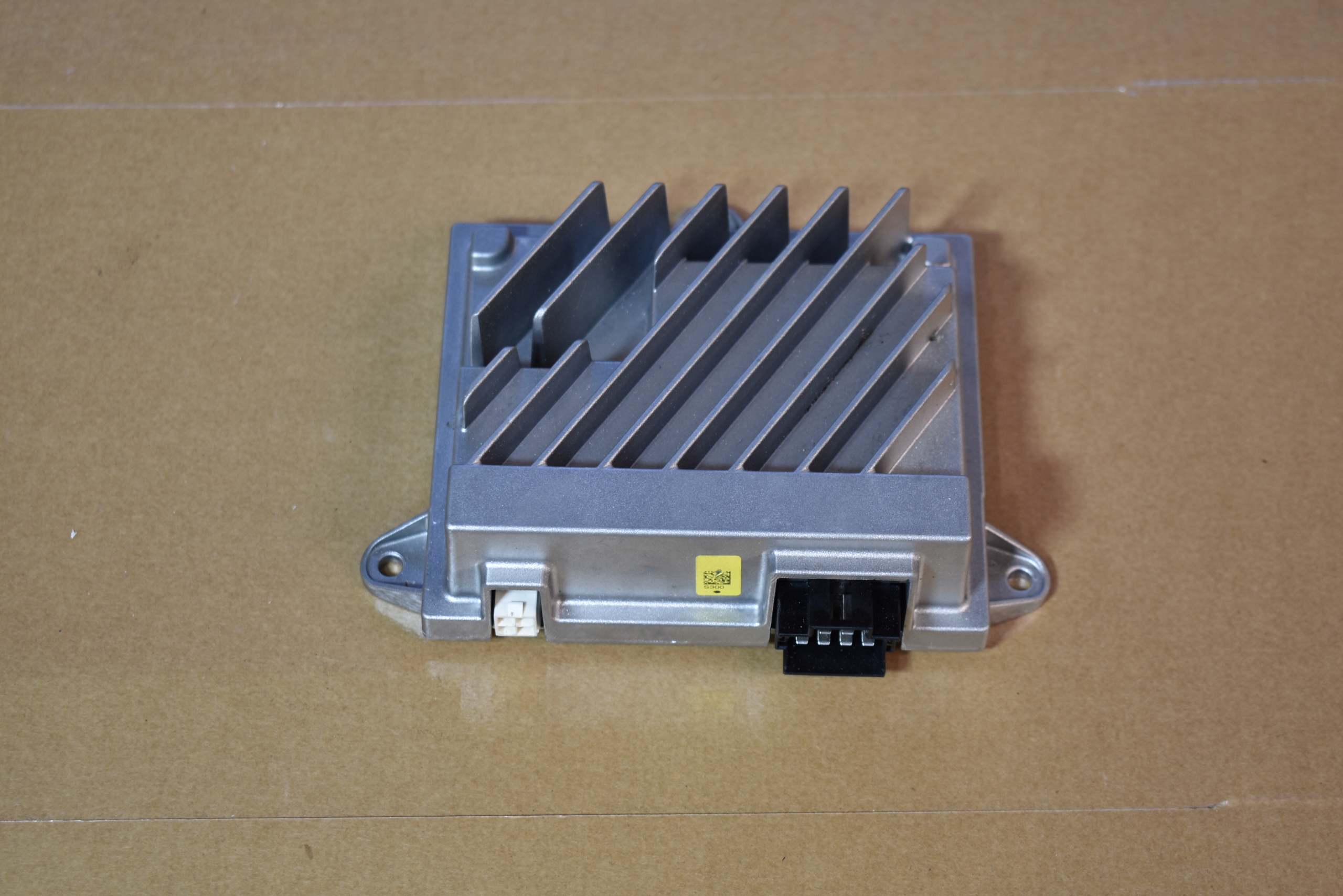 IDEALNY amplifier PORSCHE 992 1