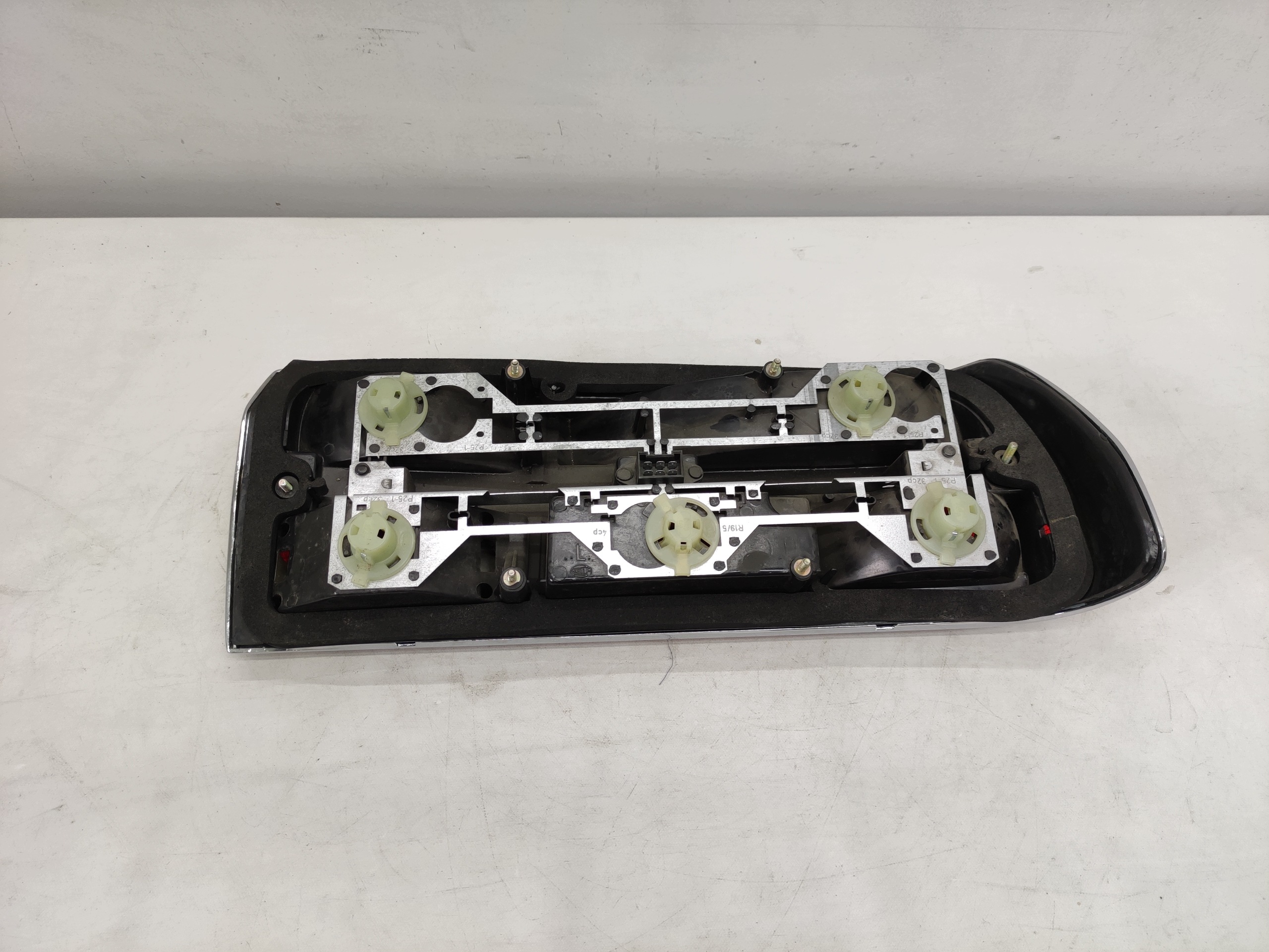 BMW 5 V E28 81- light left rear part original EUROPA