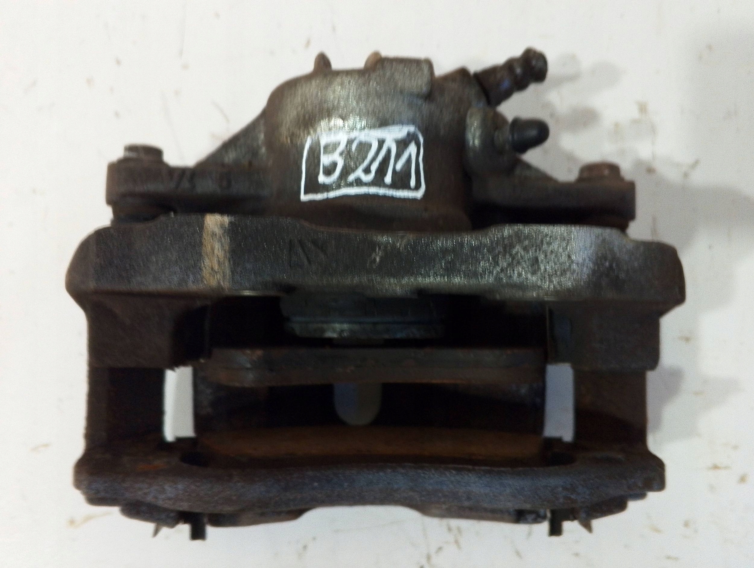Citroen C3 Peugeot 208 caliper front right D686074 (B211)