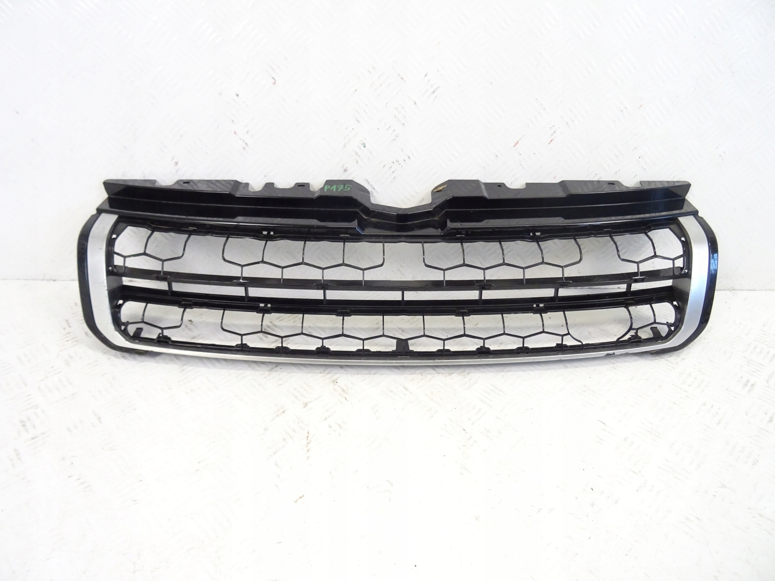 LAND ROVER EVOQUE LIFT grill grille of a bumper front front
